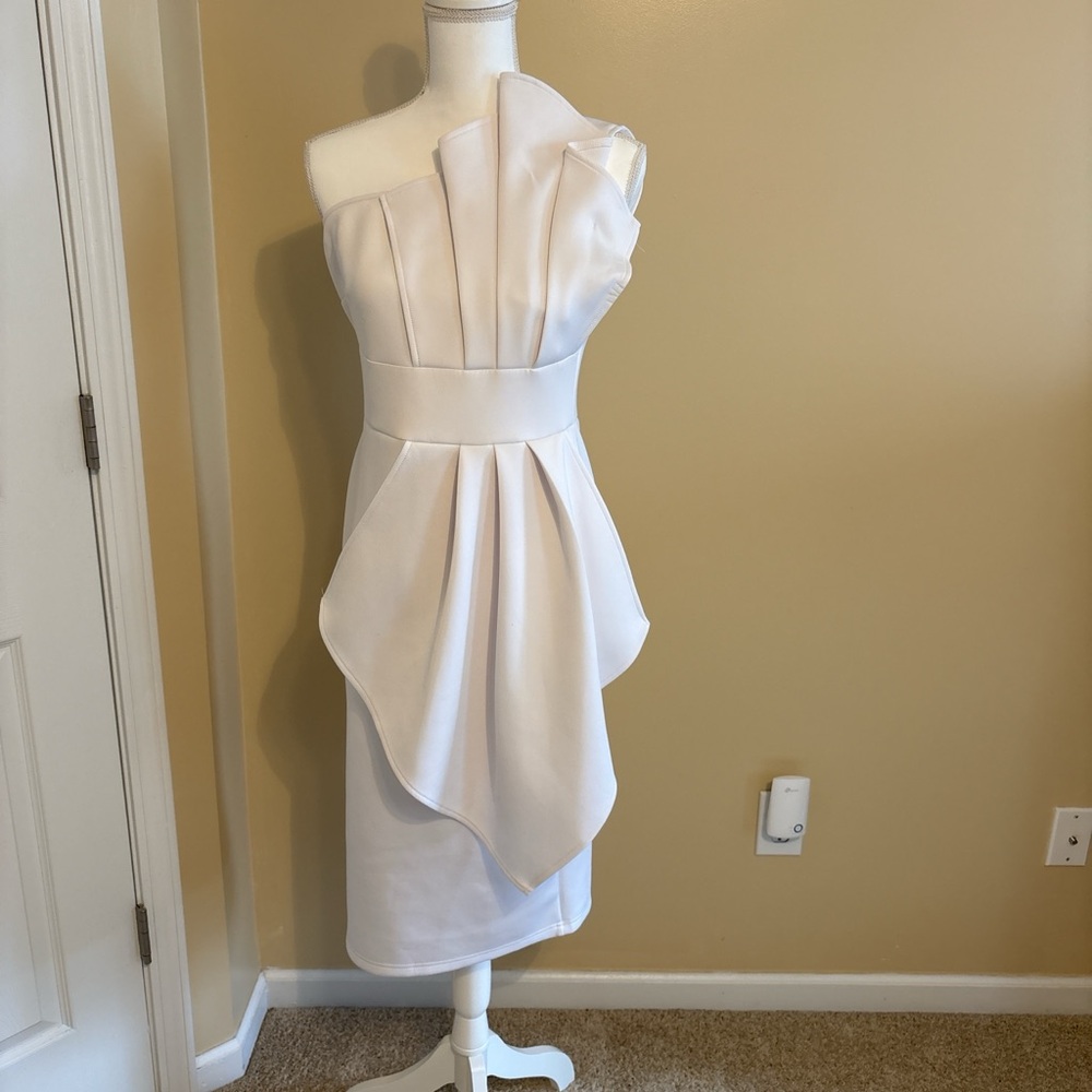 Elegant Cream Women's Dress